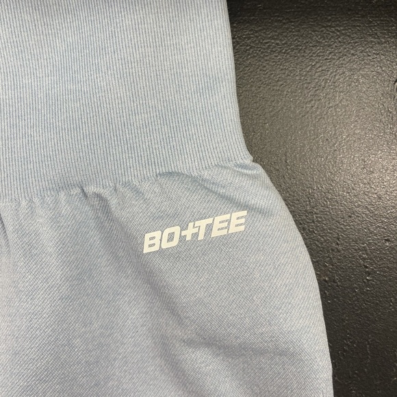 Bo + Tee Seamless Shorts - Picture 4 of 6